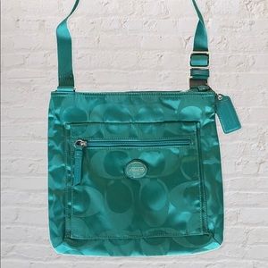 Coach Crossbody Bag. Green Bag. Great Condition.Us